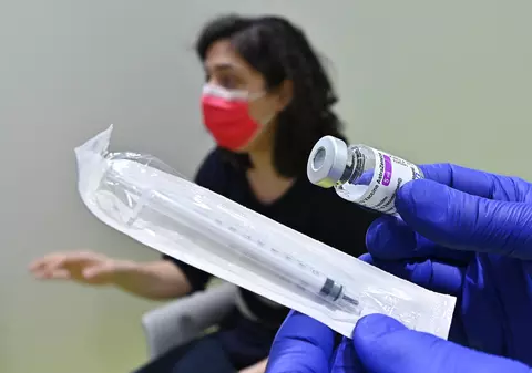 Regiunea italiană Piemont suspendă un lot de la AstraZeneca, după ce un profesor a murit la o zi de la vaccinare. "Este un act de extremă prudenţă"