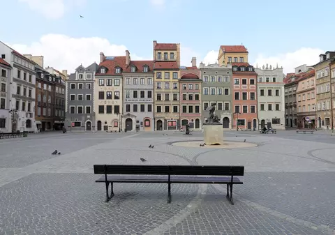 Polonia anunță că reintroduce restricţii la nivel naţional, începând de sâmbătă