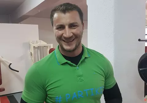 Ce a descoperit Marian Godină în fața curții: „Dacă îl caută cineva, îl găsește la noi”
