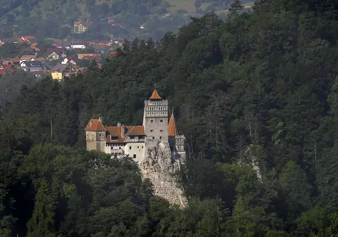 Restricții în stațiunea turistică Bran, după ce numărul cazurilor de Covid a crescut