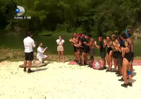 Moment unic! A fost cerută în căsătorie pe platoul de filmare de la „Survivor România”