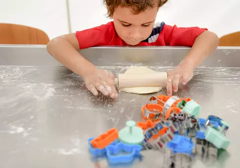 Au început înscrierile în programul „Vacanţă activă în Bucureşti”, pentru copiii cu părinţii la serviciu