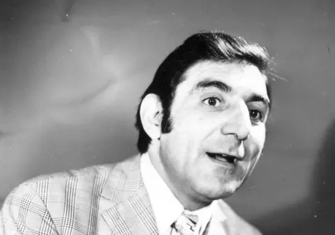 Jean Constantin a lucrat în Portul Constanța înainte de a deveni actor celebru. Cum arată carnetul de muncitor