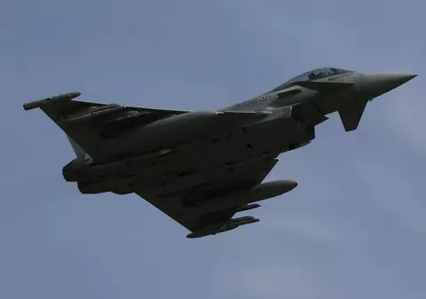 Patru avioane de luptă britanice au sosit în România, pentru misiuni de poliţie aeriană la Marea Neagră