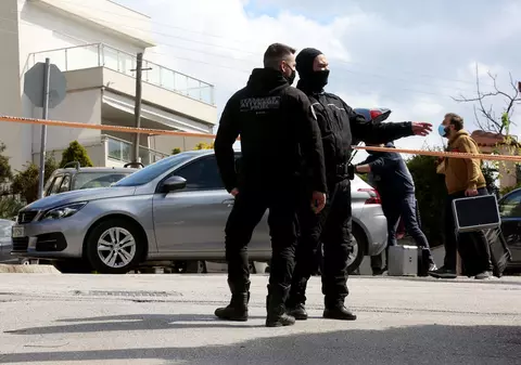 Un jurnalist grec de investigații a fost asasinat în fața locuinței