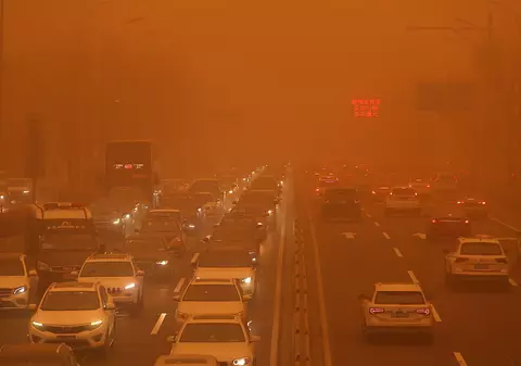 Beijingul a fost lovit de a treia furtună de nisip din ultimele cinci săptămâni