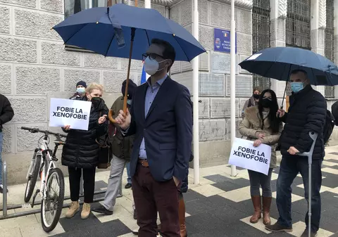 Protest „fobie la xenofobie”, în fața Primăriei Timișoara. Dominic Fritz, printre manifestanți