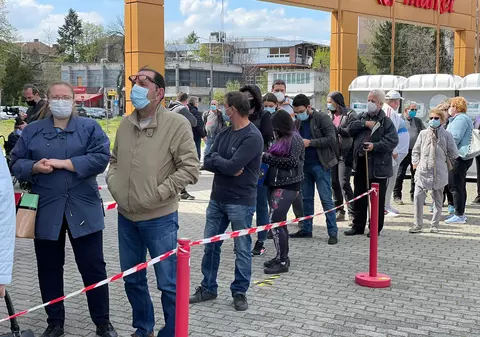 Timișoara a dat startul „maratonului vaccinării”. Peste 1.000 de oameni au fost imunizați în primele 7 ore