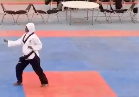 VIDEO | O sportivă din Nigeria gravidă în opt luni a câștigat un concurs de taekwondo