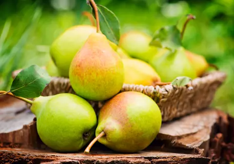 Pere - ce vitamine conțin și ce beneficii au pentru sănătate. Rețete cu pere