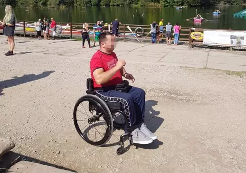 Un român a fost despăgubit cu peste 5 milioane de lire sterline după un accident pe un șantier din Londra care l-a pus într-un scaun cu rotile