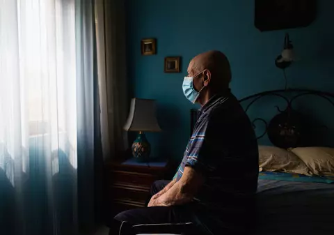 STUDIU | Care e riscul de deces la pacienții COVID de peste 65 de ani cu forme moderate ale bolii