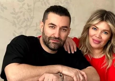 Cum și-au împărțit Smiley și Gina Pistol sarcinile în creșterea fetiței lor. „Sunt expert aici”