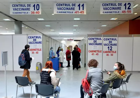 Noile opțiuni din platforma de vaccinare: rapelul poate fi acum programat la un alt centru