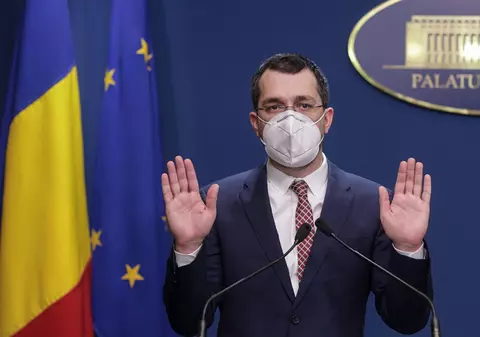 Vlad Voiculescu acuză DSP București că nu a trecut în raportări peste 4.000 de teste pozitive înaintea congresului PNL. Grupul de Comunicare respinge teoria