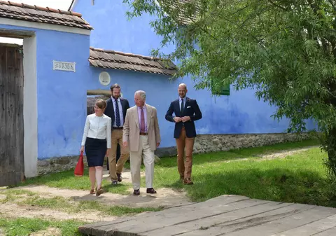 Omagiu adus reginei Elisabeta a II-a la Viscri, unde regele Charles al III-lea are o casă