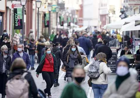 Ministrul german al justiţiei susține că persoanele vaccinate pot avea mai multe libertăți: „Nu e un privilegiu”