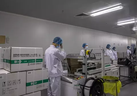 China ia în considerare să combine vaccinurile anti-COVID-19, pentru a le crește eficiența