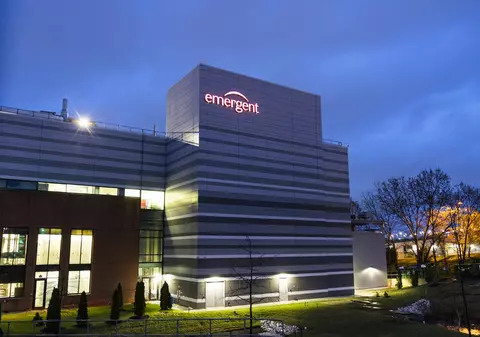 FDA oprește producția de vaccinuri Johnson & Johnson într-o fabrică din SUA din cauza unor deficiențe de fabricație