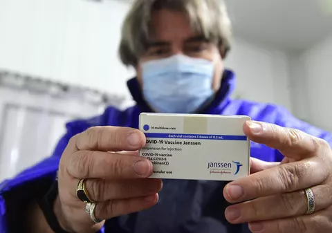 Altă afecţiune rară de coagulare, posibil efect secundar al vaccinului Johnson & Johnson. EMA recomandă schimbarea prospectului