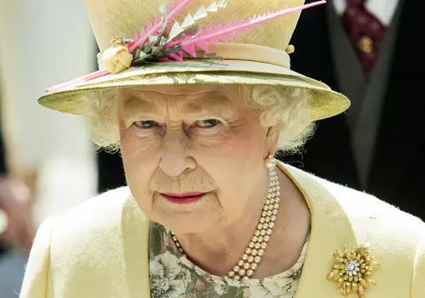 Regina Elisabeta a II-a și-a anulat o întâlnire online, deoarece încă se confruntă cu „simptome ușoare” ale COVID