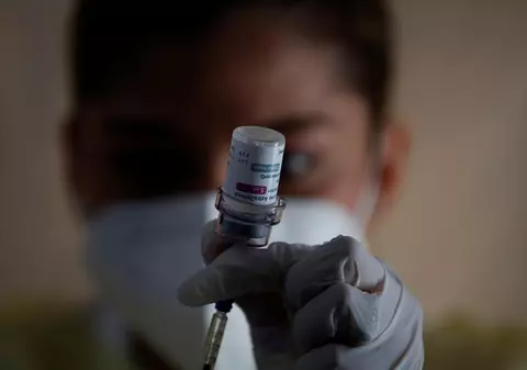 Marea Britanie anunță 168 de cazuri grave de cheaguri de sânge la persoanele vaccinate cu AstraZeneca