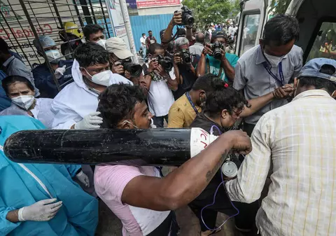 13 bolnavi de COVID au murit într-un incendiu la un spital din Mumbai