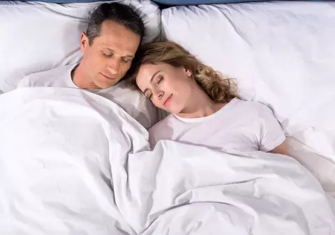 Cum te poate ajuta un antrenor de somn să te odihnești noaptea. „Să recurgi la pastile e ultimul lucru pe care trebuie să îl faci”