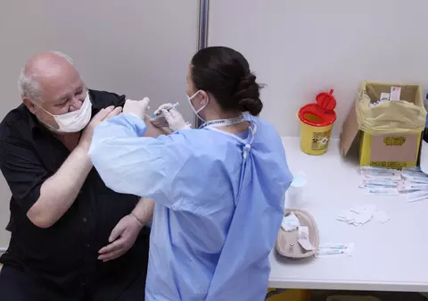 Un nou record de imunizări anti-COVID în România, la scurt timp de la startul maratoanelor de vaccinare