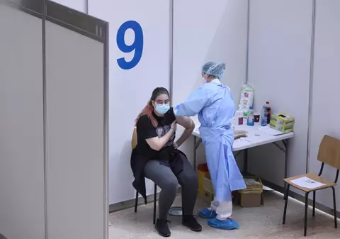 Încă o zi cu peste 100.000 de persoane vaccinate anti-COVID în România