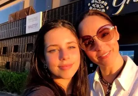 Imagini rare cu Violeta, fiica Andreei Marin. Cum se îmbracă la 13 ani