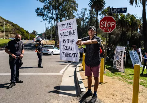 Profilul americanilor care nu vor să se vaccineze: Tineri, fără multe studii și trumpiști