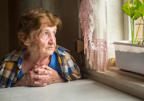 O lume întreagă a dat în mintea copiilor, iar vârstnicii, în loc să fie prețuiți, au ajuns să fie considerați o povară