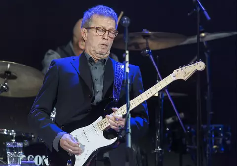 Eric Clapton s-a vaccinat cu AstraZeneca. Ce reacții adverse a avut cântărețul