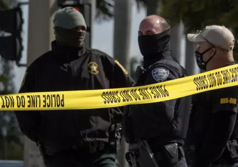 Doi morți și cel puțin 20 de răniți, într-un atac armat în Florida