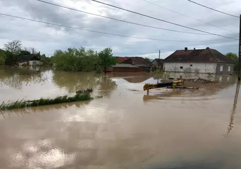 Noi atenţionări cod galben de inundaţii, valabile pe râuri din două județe