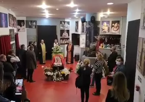 Actori cunoscuți și artiști își iau adio de la Ion Dichiseanu la Teatrul Nottara