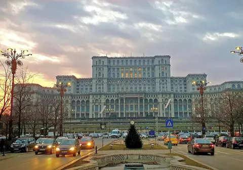 Ziua Porţilor deschise la Palatul Parlamentului pe 1 iunie. Clădirea poate fi vizitată gratuit