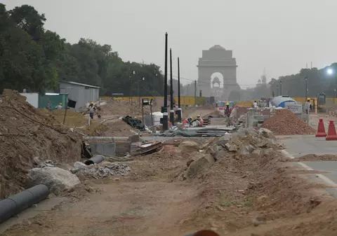 India se prăbușește sub criza COVID, iar premierul a decis reamenajarea clădirilor parlamentului, cu 1,8 miliarde de dolari. Care au fost reacțiile