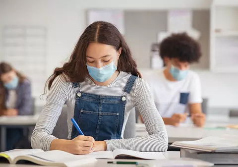 Când încep înscrierile la examenul de Bacalaureat 2021. Documentele ce trebuie depuse de elevii de clasele a XII-a și a XIII-a