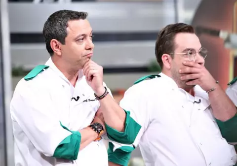 Răzvan Babană, fostul concurent de la „Chefi la cuțite”, s-a angajat în televiziune. La ce post TV