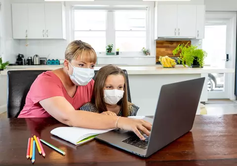 Părinții care refuză să-și trimită copiii la școală, de frica COVID: „Nu există preocupare pentru sănătatea elevilor”