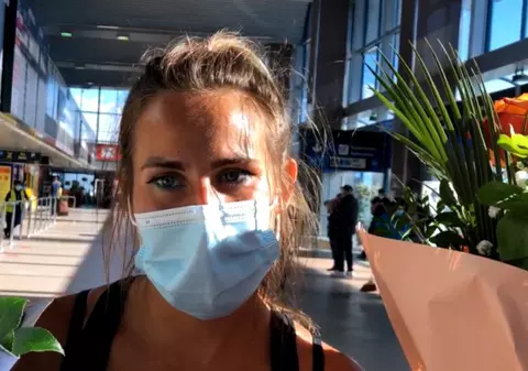 Sindy de la „Survivor România” a ajuns în țară. Primele declarații de pe aeroport