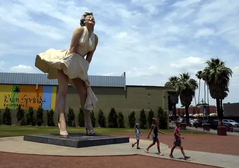 O controversată statuie a actriței Marilyn Monroe a împărțit în două un oraș din SUA. De ce au ajuns să se războiască în justiție