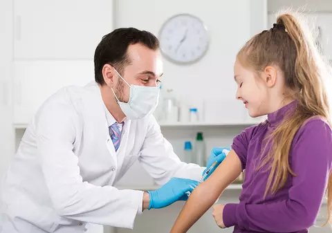 Primul maraton de vaccinare pentru copii, pe 31 mai - 1 iunie. Ce grupe de vârstă vor putea fi imunizate