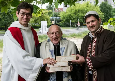 Primul lăcaș de cult comun pentru creștini, musulmani și evrei. Unde va fi construit