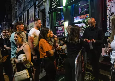 Viața în Danemarca, după introducerea unui „corona-pass”. „Într-un bar era așa aglomerat că am zis că e puțin iresponsabil”