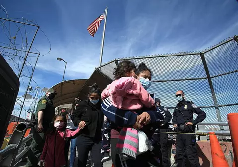 De ce tot mai mulți cetățeni români, inclusiv romi, intră ilegal în SUA. Ce spune MAE despre fenomen