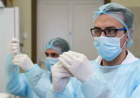 40 de spitale bucureștene încep de astăzi vaccinarea anti-COVID a pacienților