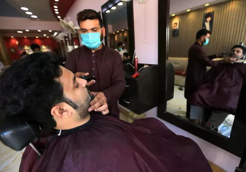 Studiu: Bărbații care poartă barbă, mai predispuși în a se îmbolnăvi de COVID